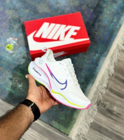 کتونی نایکی لبخندیzoomxسفید زنانه